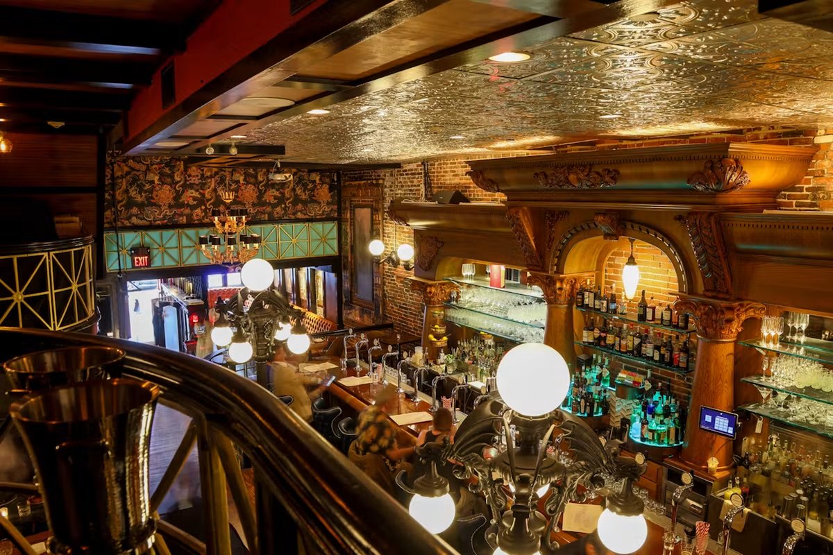 Hobgoblin, a bar in Boston, USA — photo 1