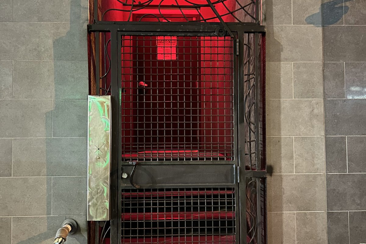 Hop Sing Laundromat, a bar in Philadelphia, USA — photo 3