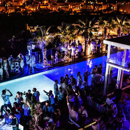 Hugo's Hotel 5 Rooftop, a rooftop in St. Julian’s, Malta