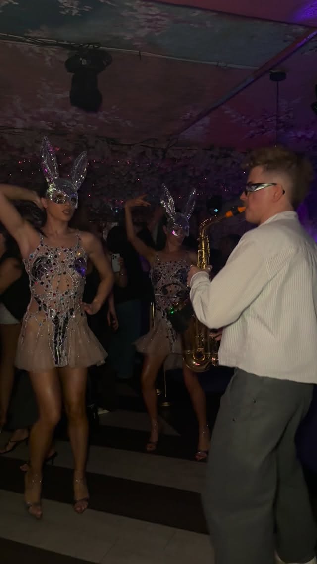 Video 3 from Jaloux