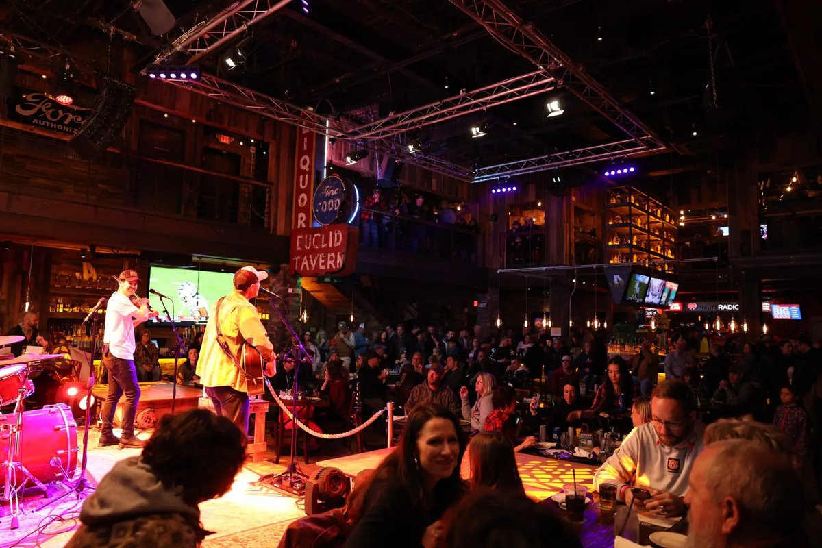 Jason Aldean's Kitchen + Rooftop Bar, a bar in Nashville, USA — photo 2