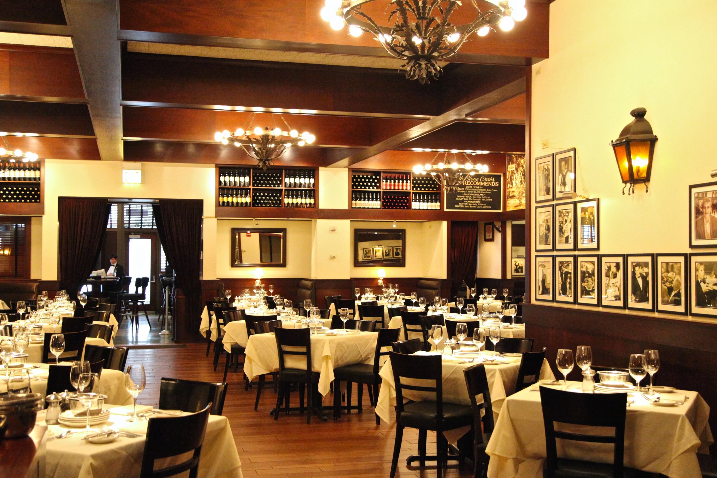 Joe's Seafood, Prime Steak & Stone Crab, a restaurant in Chicago, USA — photo 2