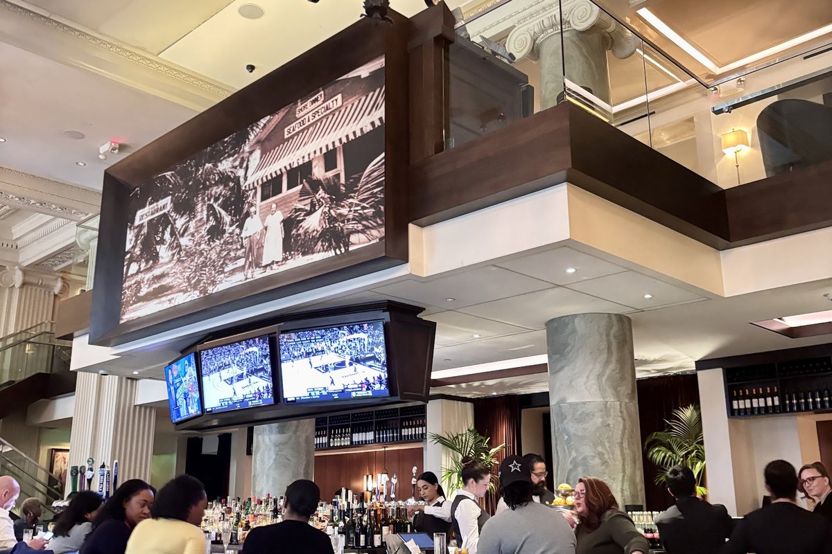 Joe's Seafood, Prime Steak & Stone Crab, a restaurant in Washington, D.C., USA — photo 3