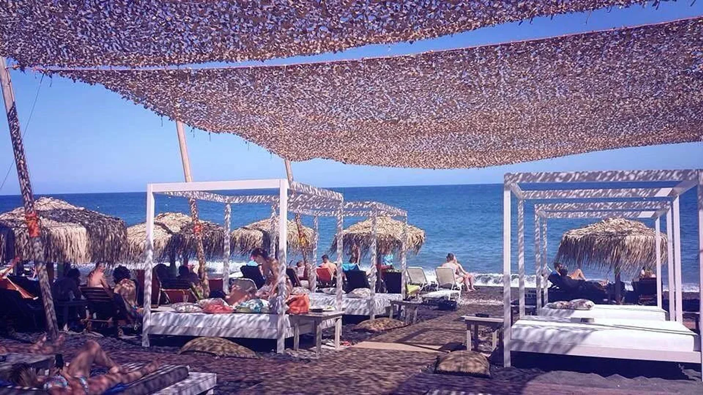 Jojo Beach, a bar in Santorini, Greece