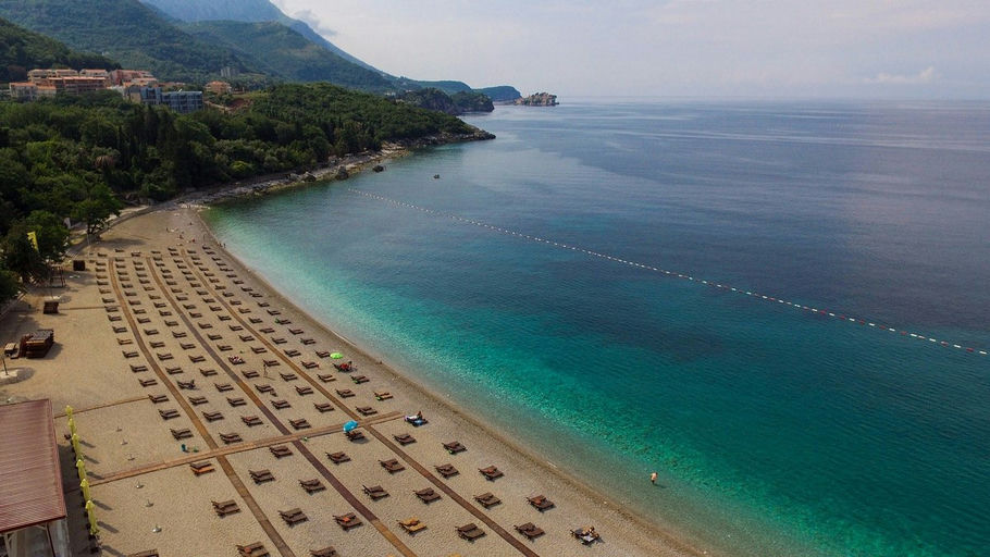 Kamenovo Beach Bar, a beach club in Budva, Montenegro