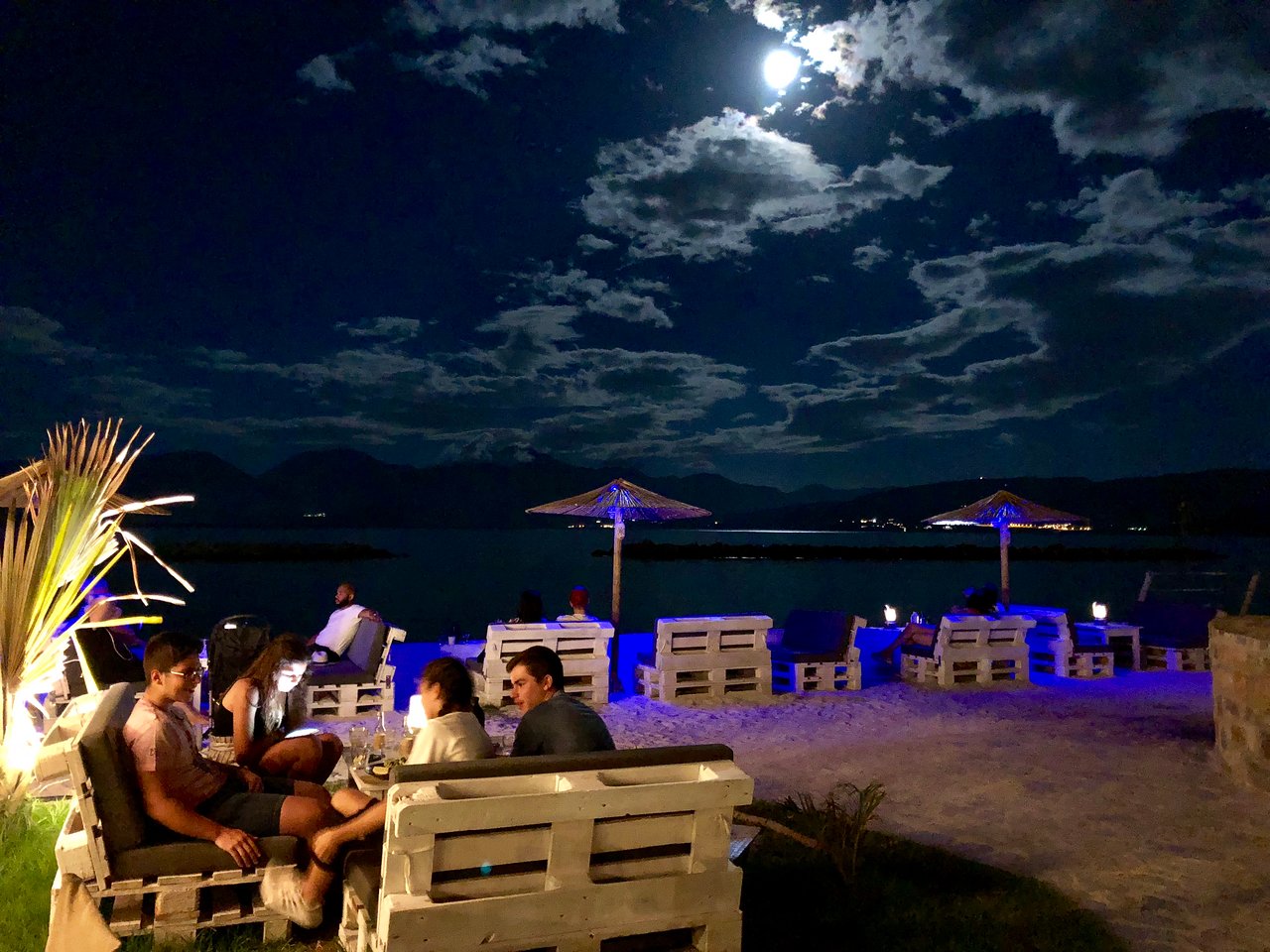 Kimzu Sea Lounge, a bar in Crete, Greece