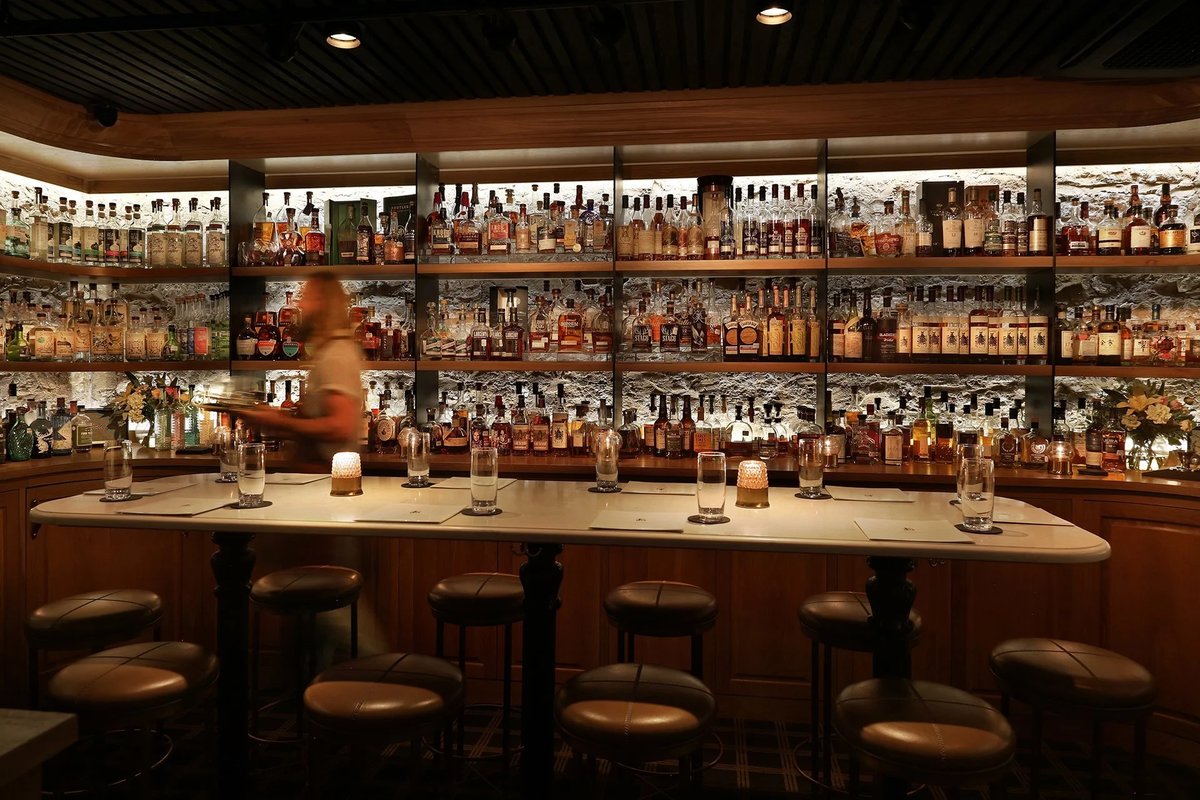 Kinfolk Cocktail Lounge & Spirits Library, a lounge in Austin, USA — photo 1