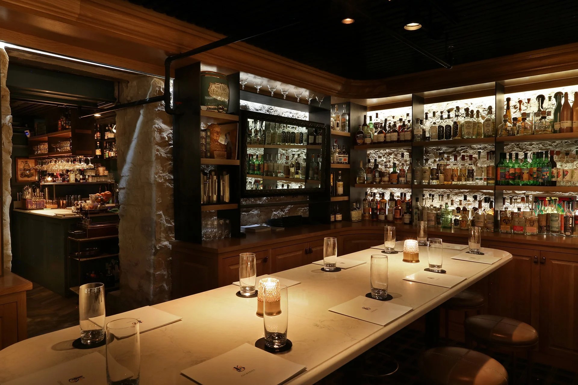 Kinfolk Cocktail Lounge & Spirits Library, a lounge in Austin, USA — photo 2