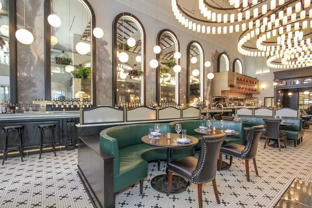 La Belle Hélène, a restaurant in Charlotte, USA — photo 1