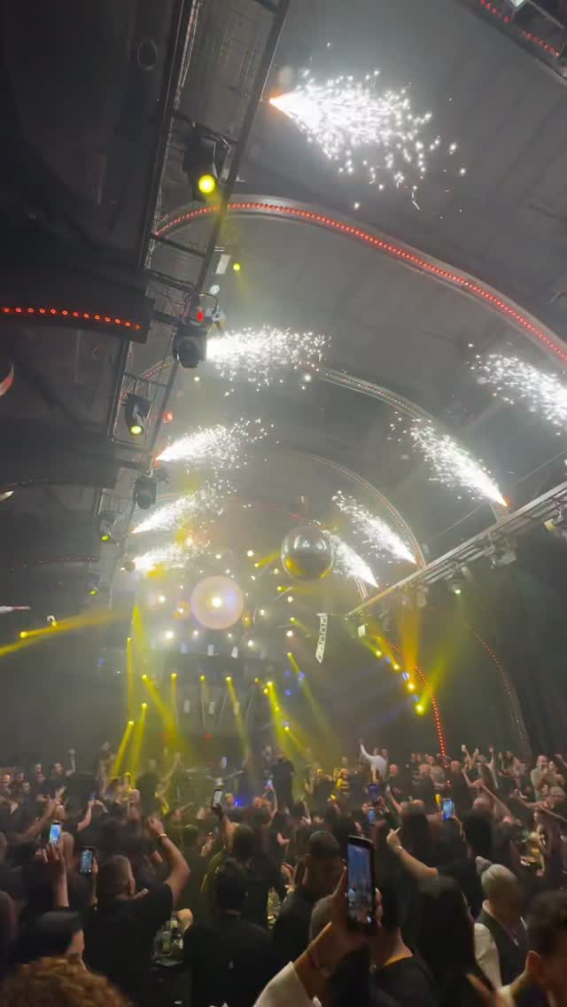Video 4 from La Scène