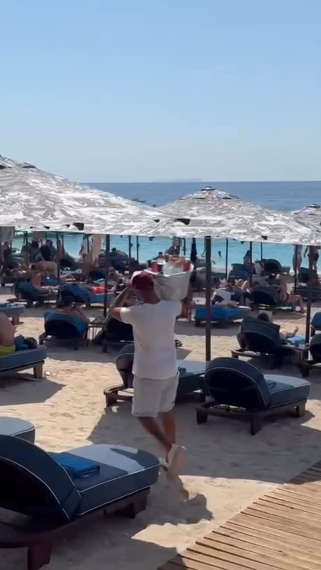Video 3 from La Siesta Beach Bar