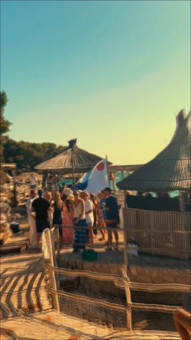 Video 2 from Laganini Beach Club