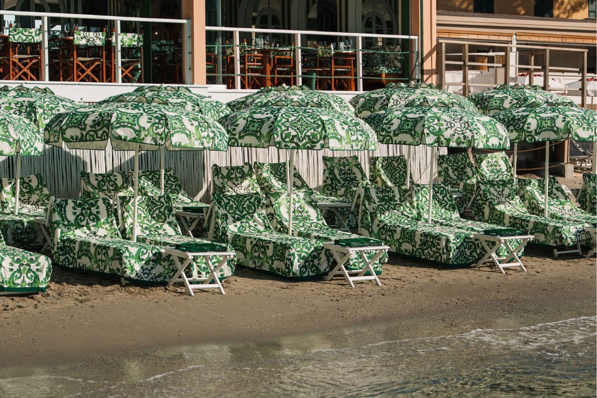 Le Carillon, a beach club in Genoa, Italy — photo 1