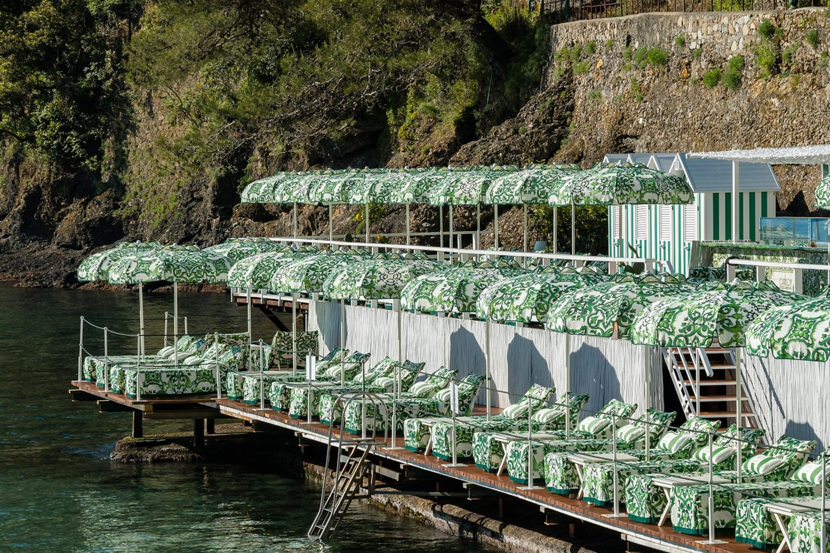 Le Carillon, a beach club in Genoa, Italy — photo 3