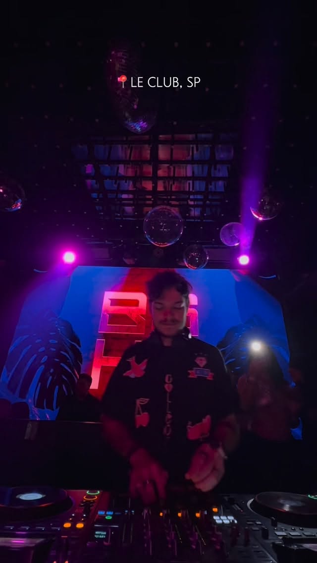 Video 4 from Le Club