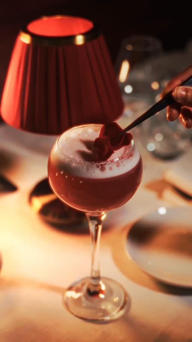 Video 2 from Le Speakeasy  
