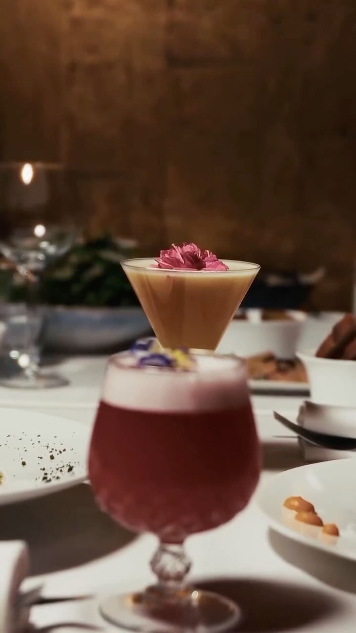 Video 4 from Le Speakeasy  