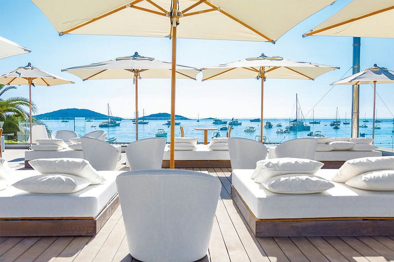 Le Tiki Beach Club, a beach club in Corsica, France