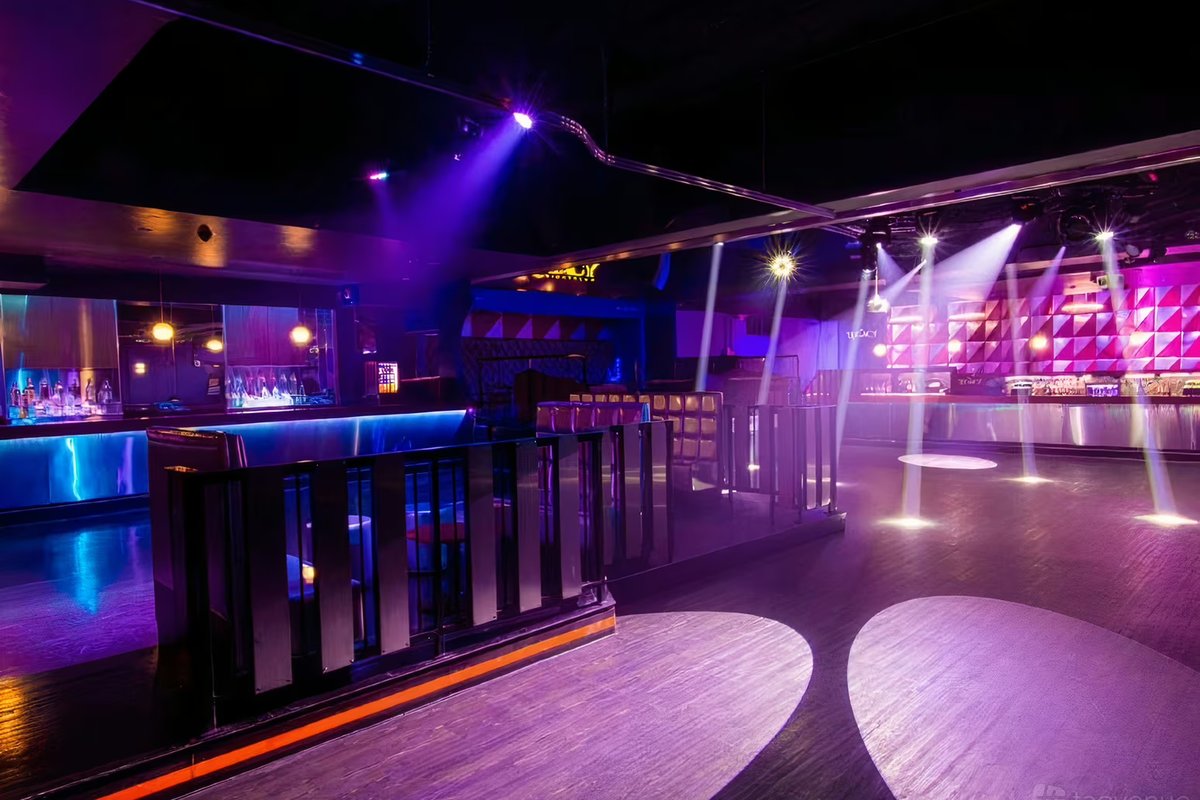 Legacy, a night club in Boston, USA — photo 1
