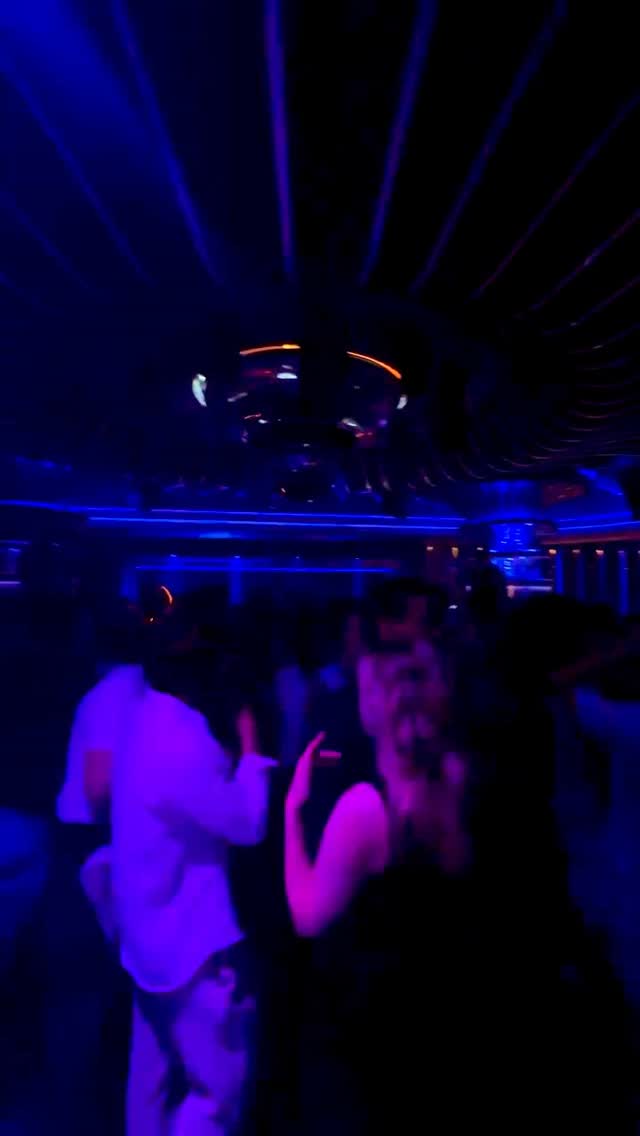 Video 2 from Les Caves du Roy