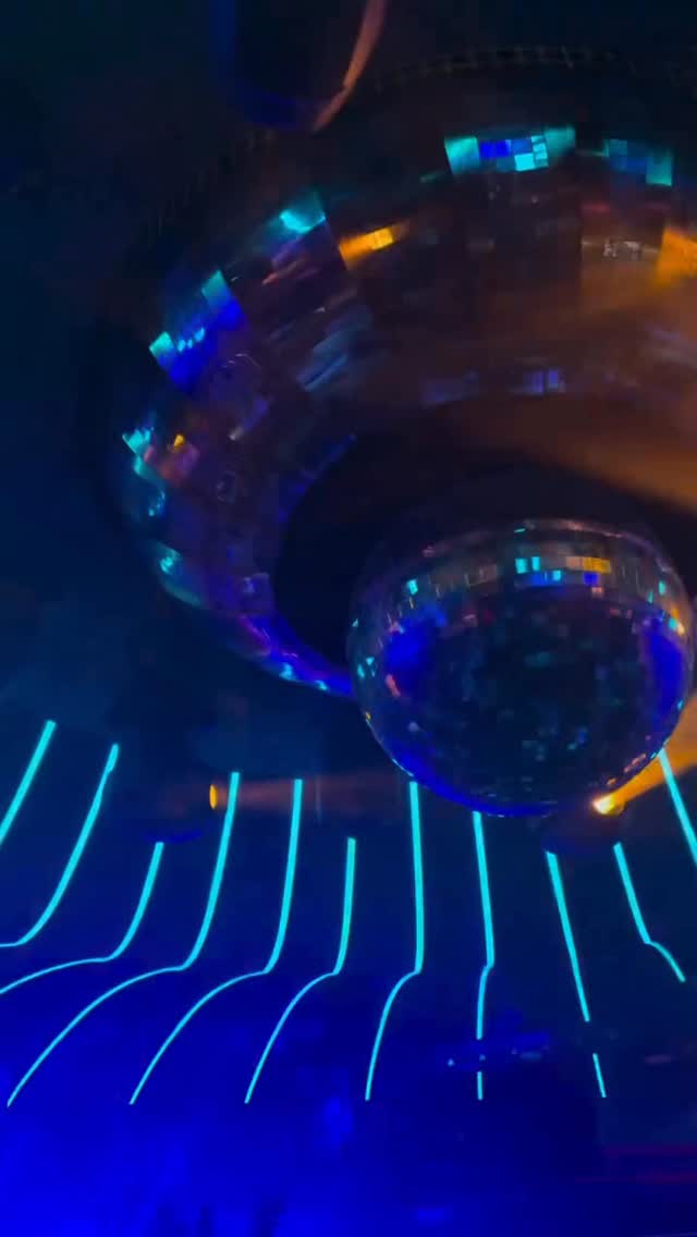 Video 1 from Les Caves du Roy