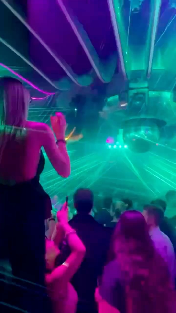Video 4 from Les Caves du Roy