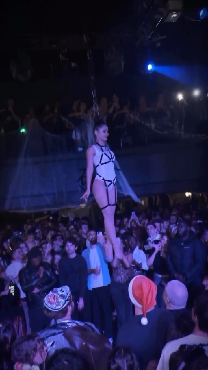 Video 1 from Les Étoiles