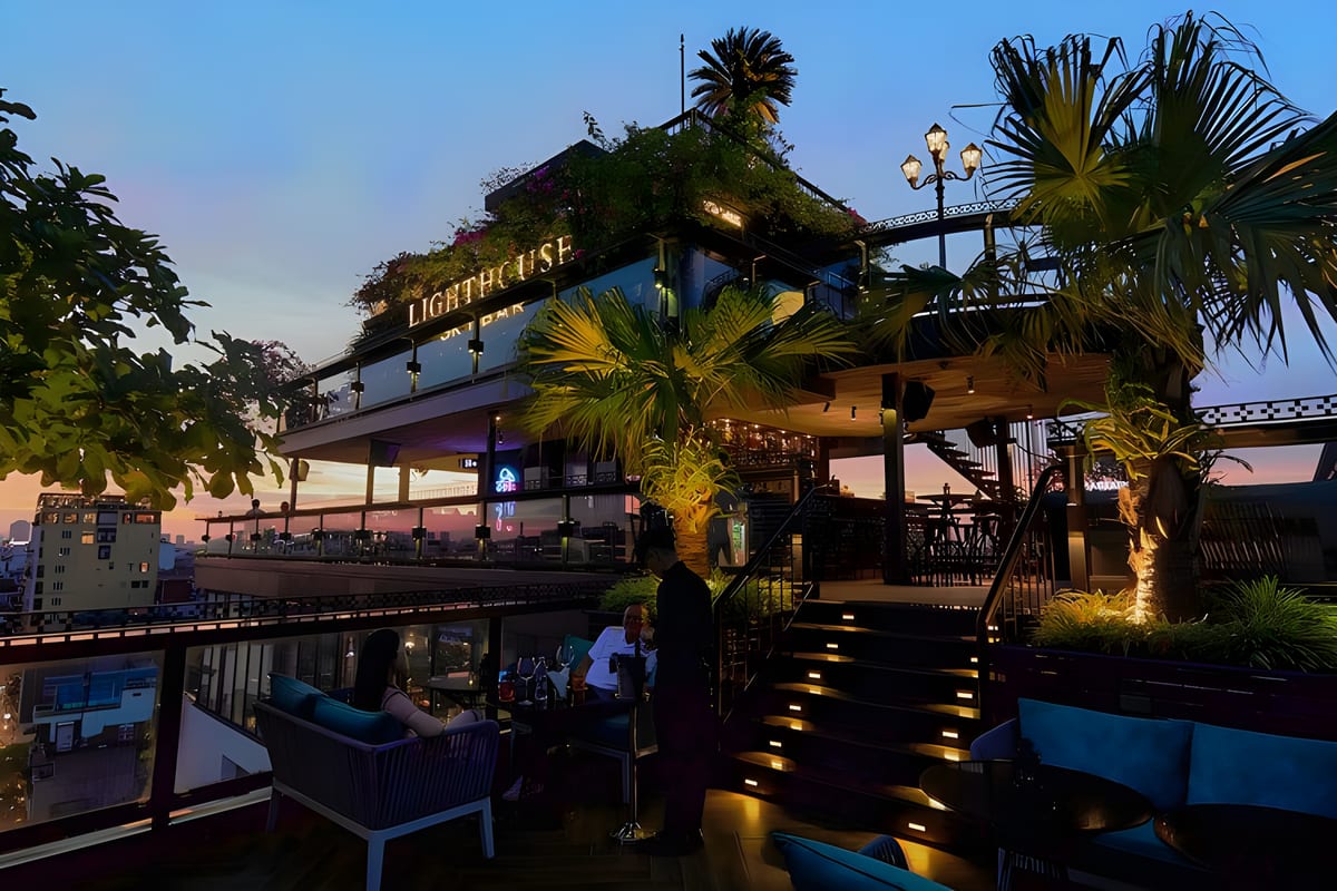 Lighthouse Sky Bar, a bar in Hanoi, Vietnam — photo 1