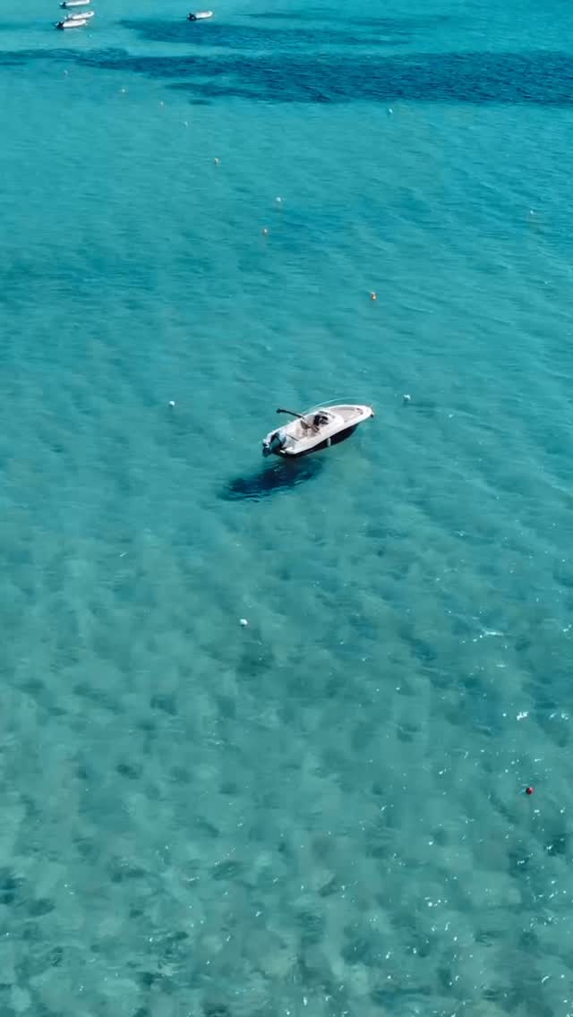 Video 1 from Linda Beach Lounge