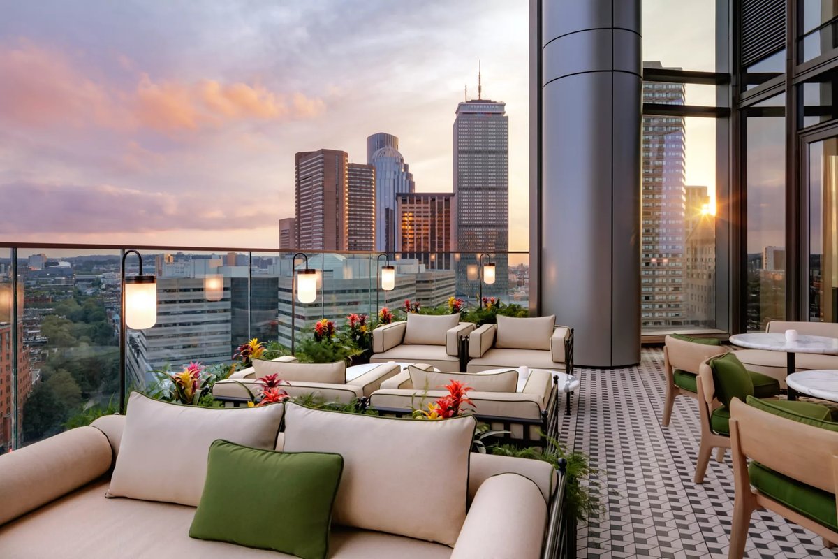 Long Bar & Terrace, a rooftop in Boston, USA — photo 1