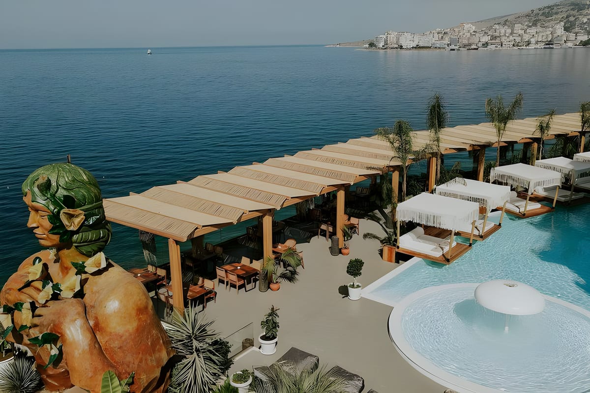 Lost Seaside, a restaurant in Sarandë, Albania — photo 1