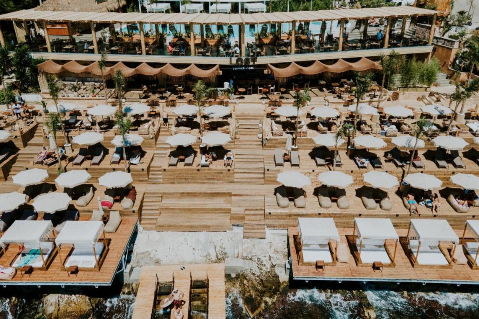 Lost Seaside, a restaurant in Sarandë, Albania — photo 2