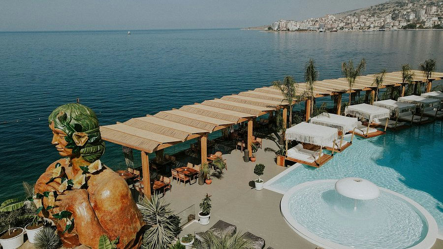 Lost Seaside, a restaurant in Sarandë, Albania — photo 1
