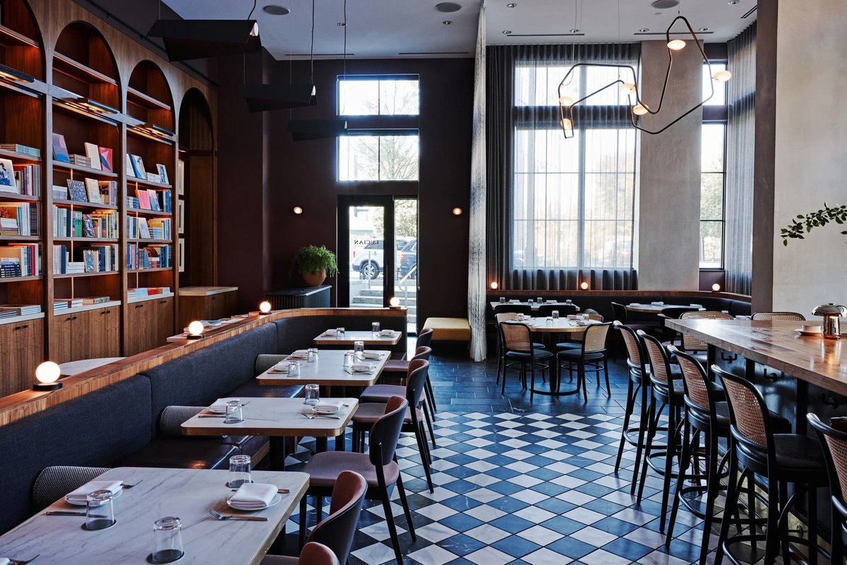 Lucian Books and Wine, a bar in Atlanta, USA — photo 1