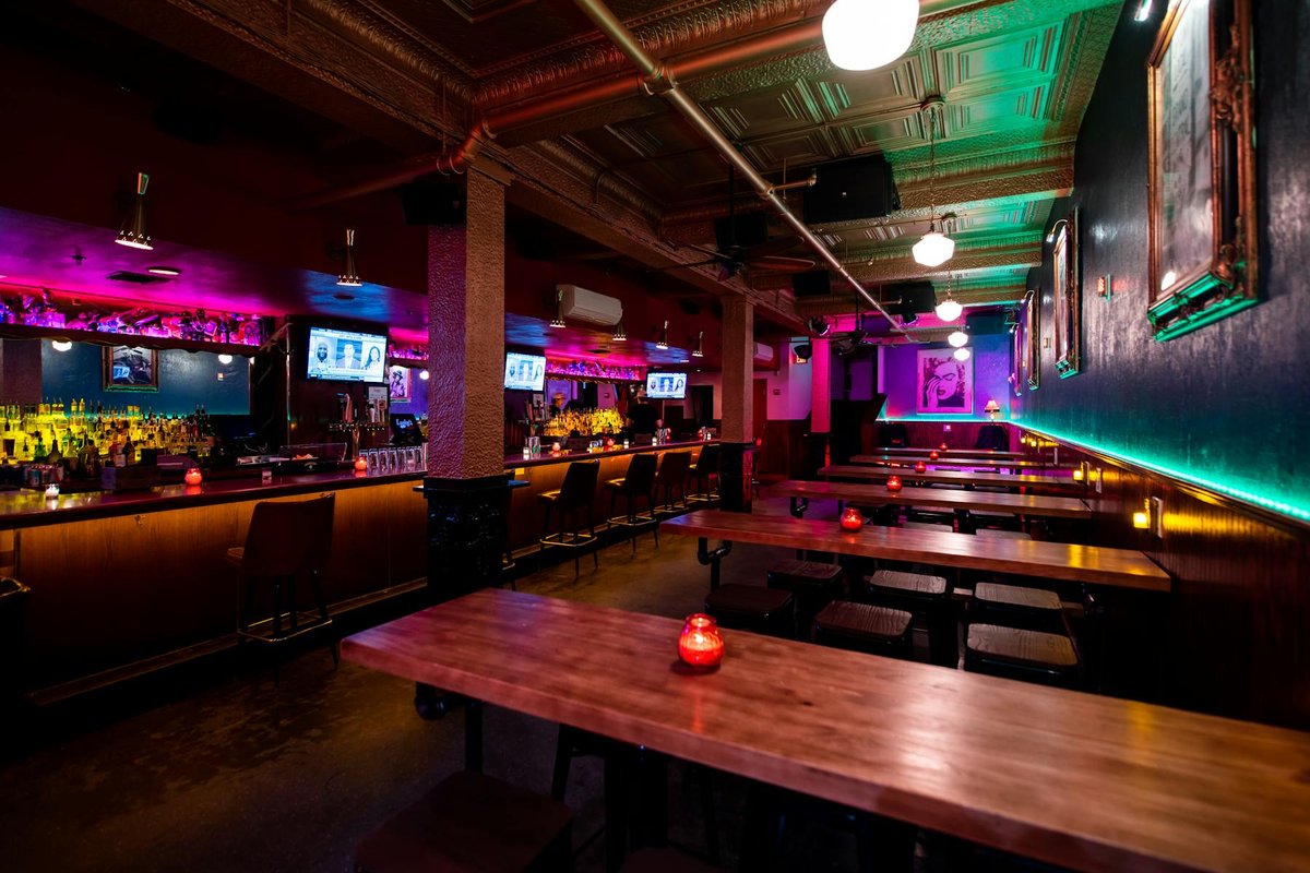 Lucky's Lounge, a bar in Boston, USA — photo 1