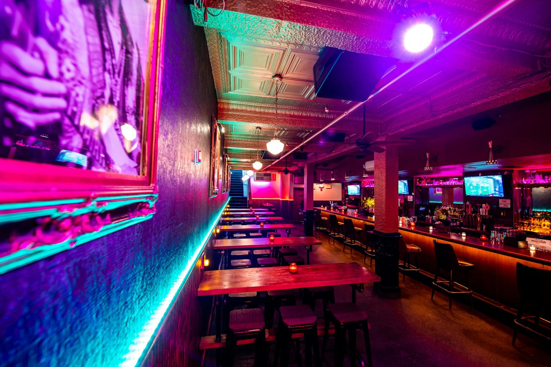Lucky's Lounge, a bar in Boston, USA — photo 2