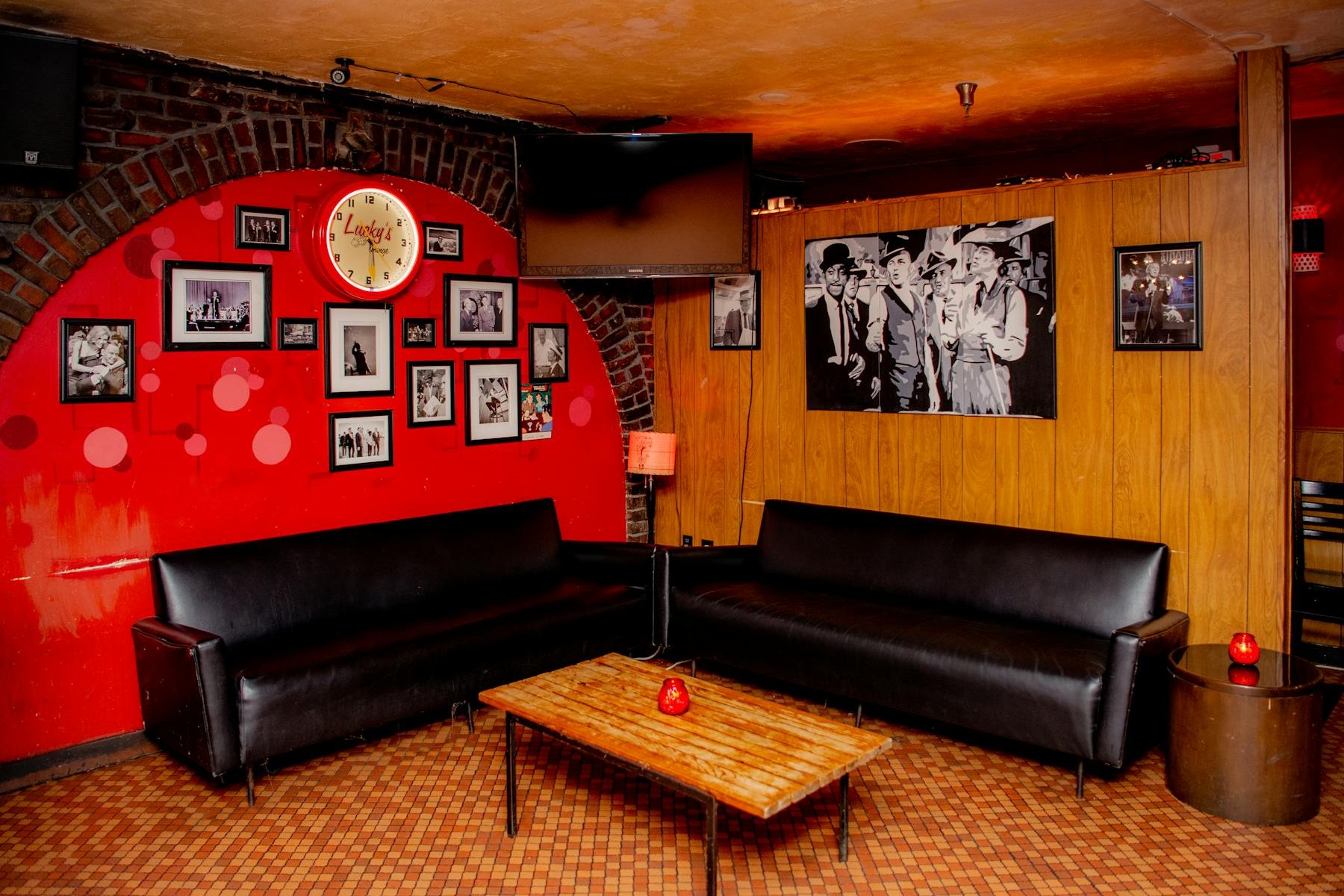 Lucky's Lounge, a bar in Boston, USA — photo 4