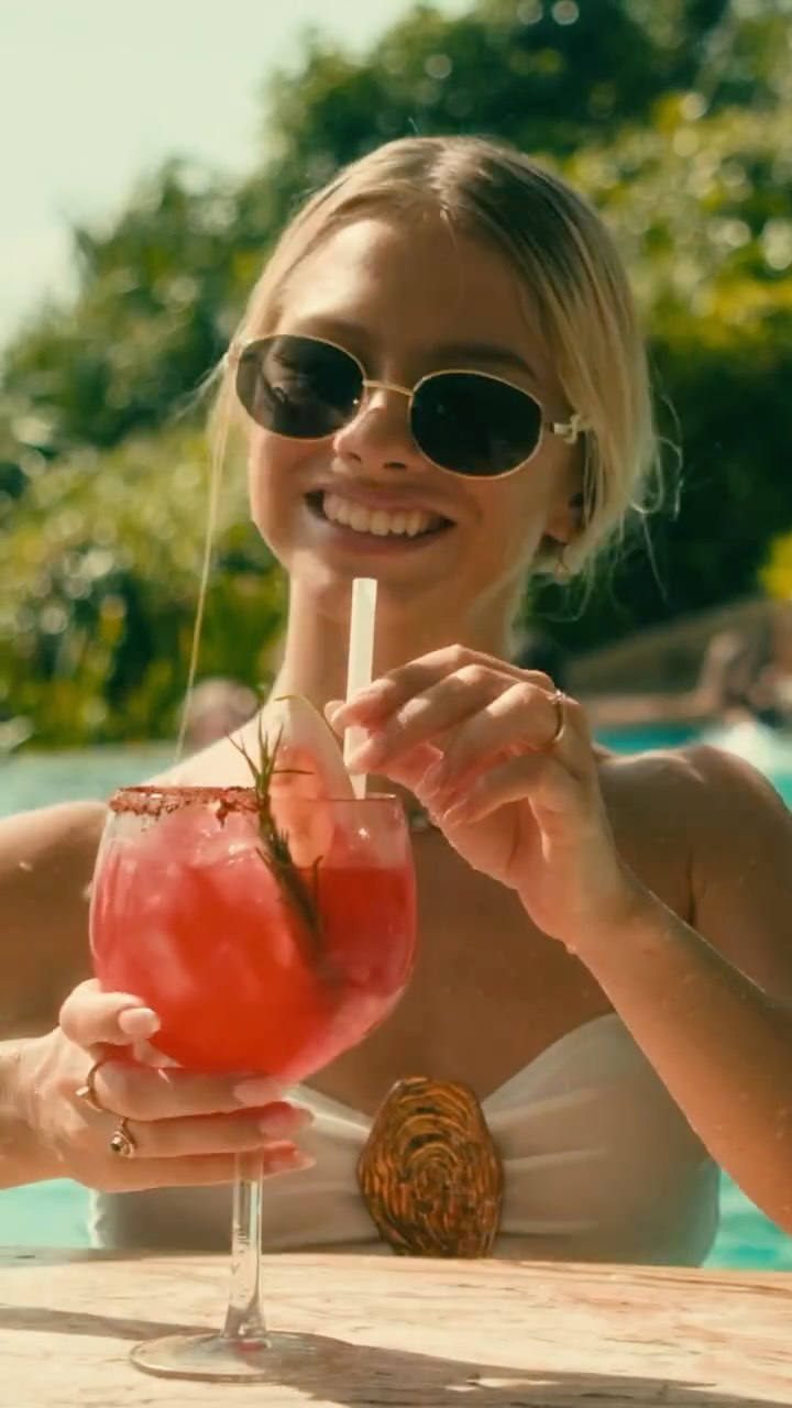 Video 3 from Luna Beach Club
