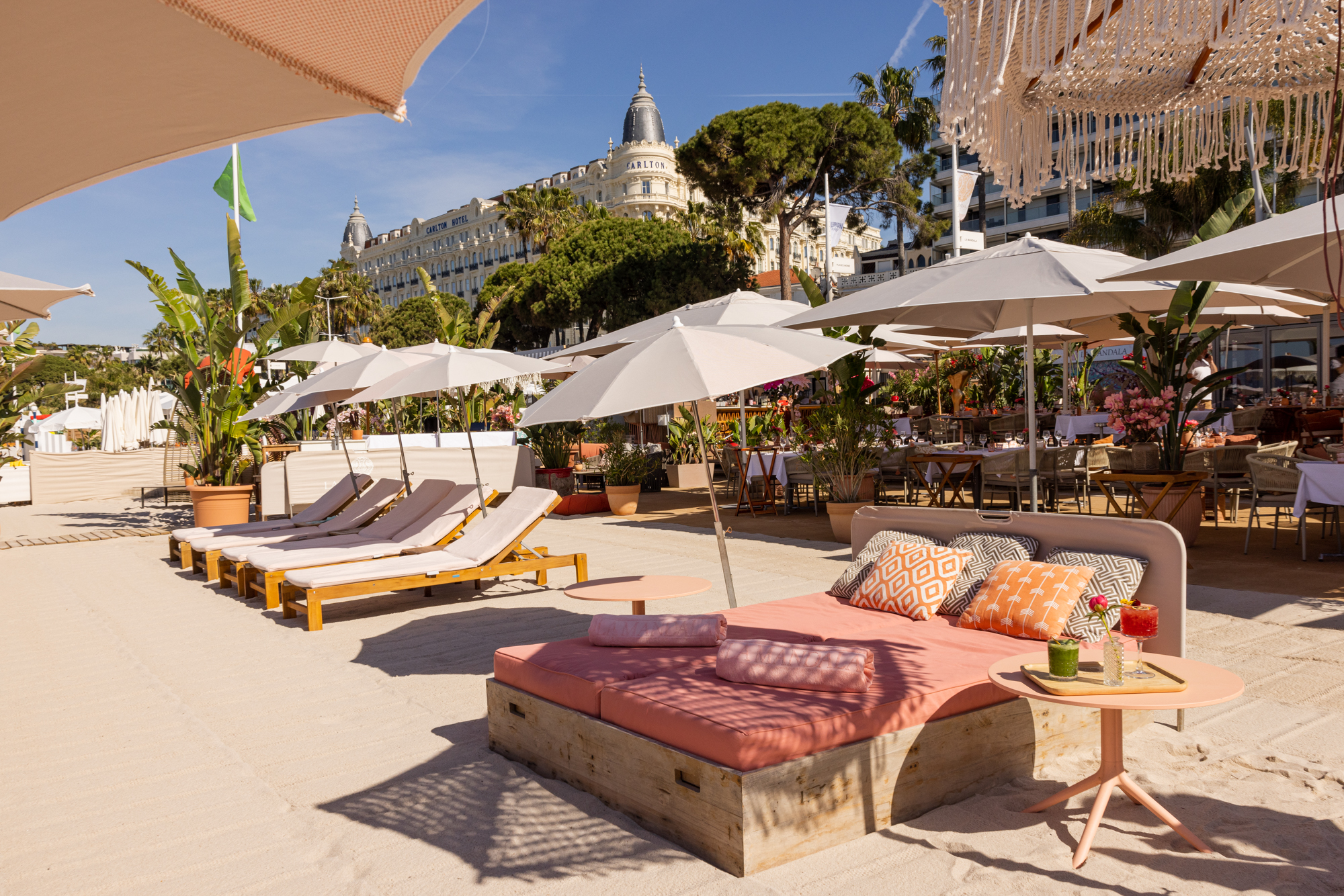Mandala Beach Club, a restaurant in Cannes, France