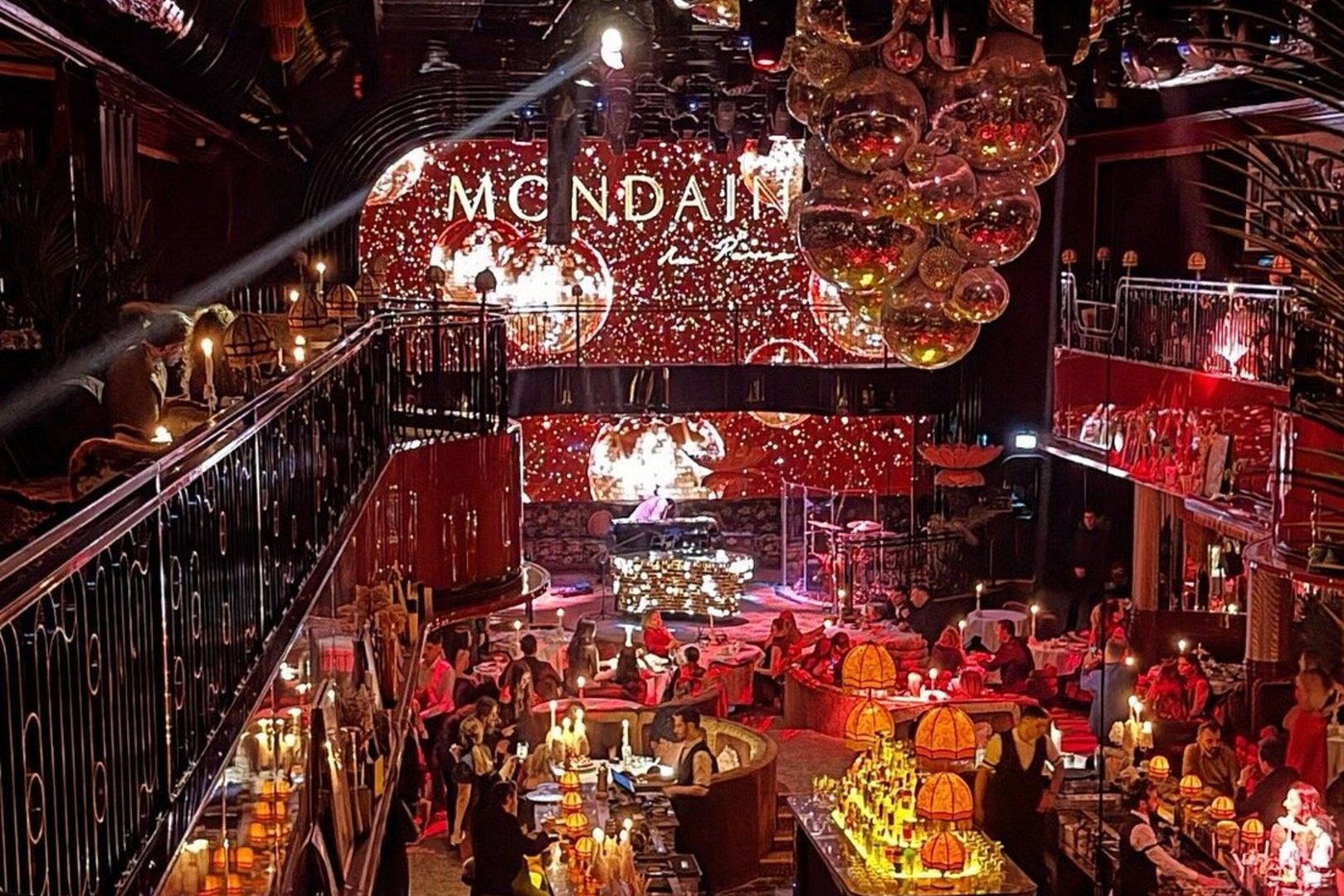 Mondaine de Pariso, a restaurant in Istanbul, Turkey — photo 2