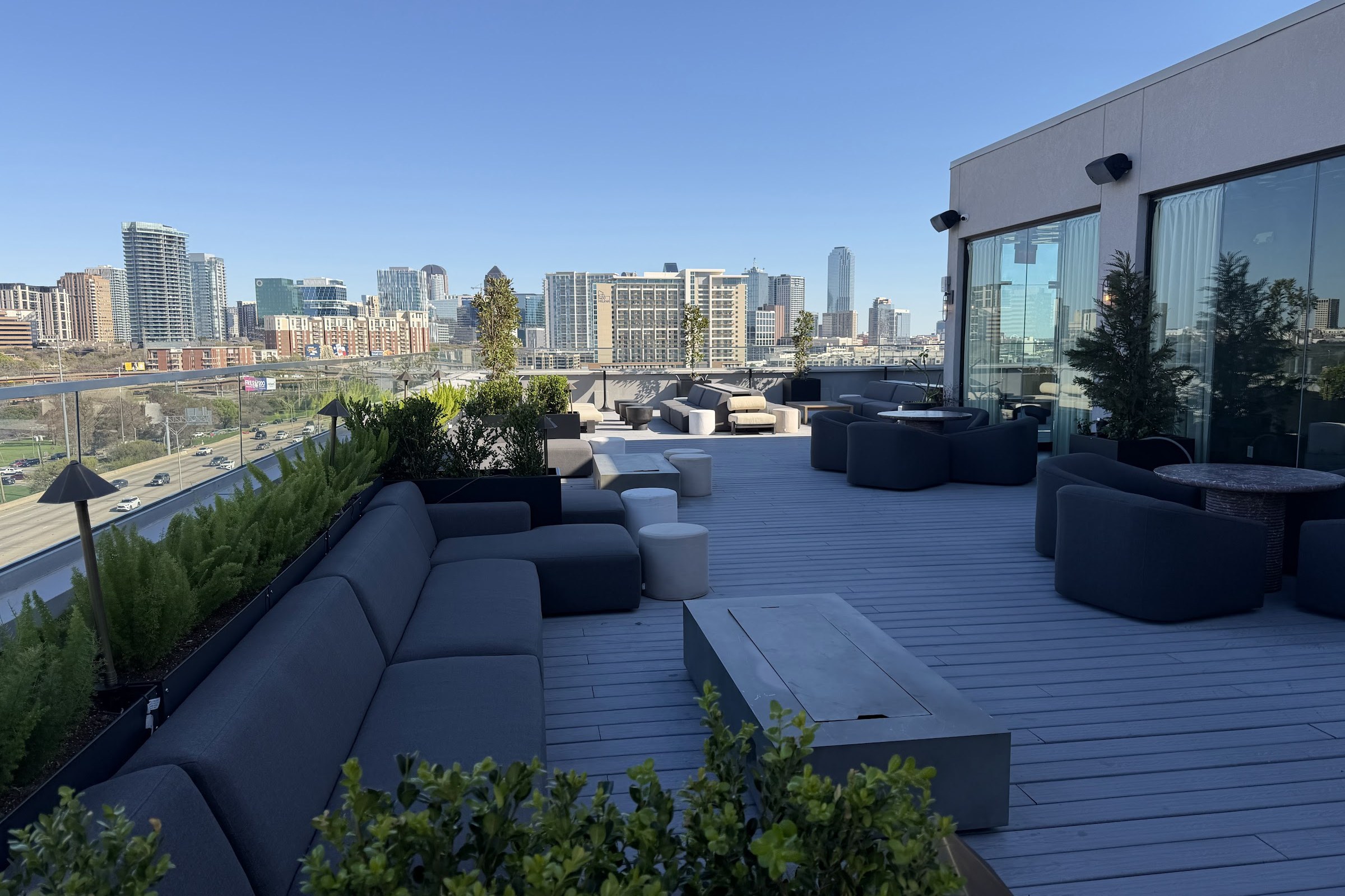 Monkey Bar on 9, a rooftop in Dallas, USA — photo 3