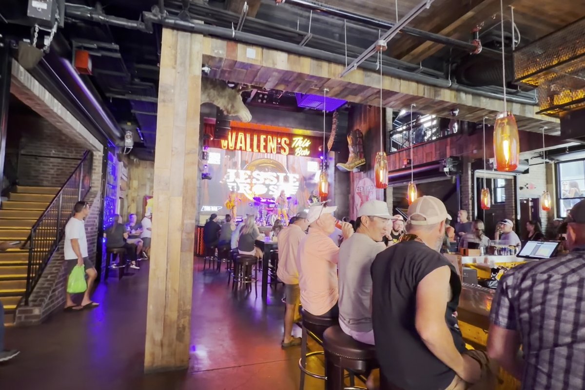 Morgan Wallen's This Bar & Tennessee Kitchen, a bar in Nashville, USA — photo 5