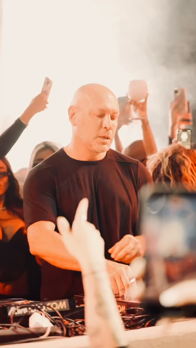 Video 8 from Naô Pool Club