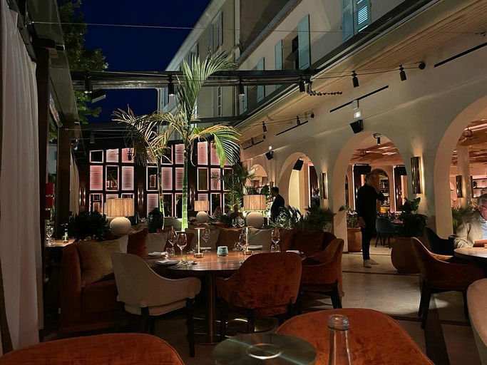 NAŌ, a restaurant in St. Tropez, France