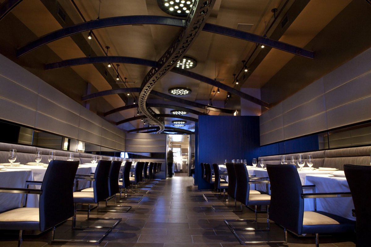 Next, a restaurant in Chicago, USA — photo 1