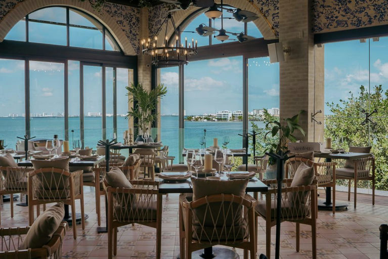 Nicoletta Bar, a restaurant in Cancun, Mexico