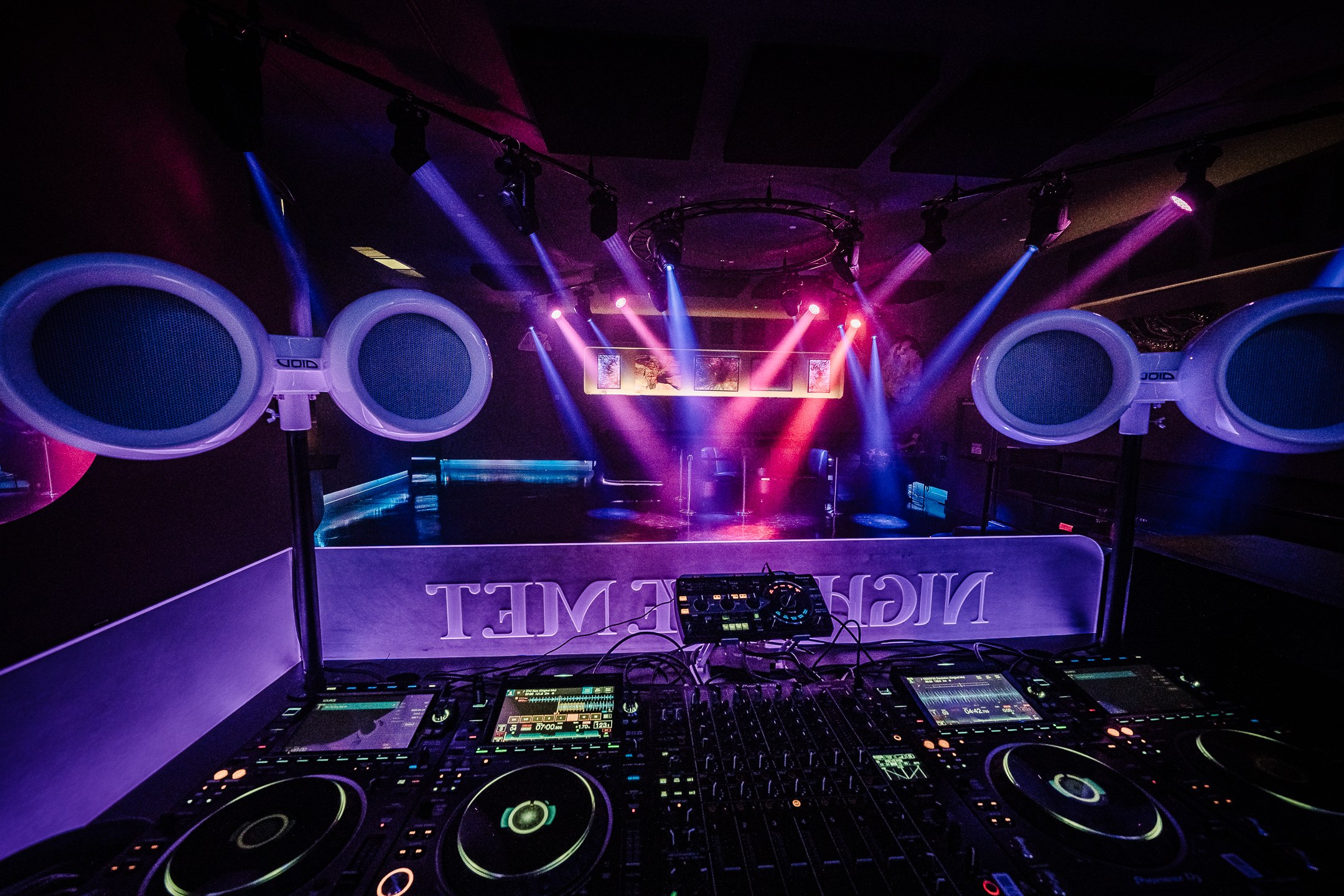 Night We Met, a night club in Nashville, USA — photo 4