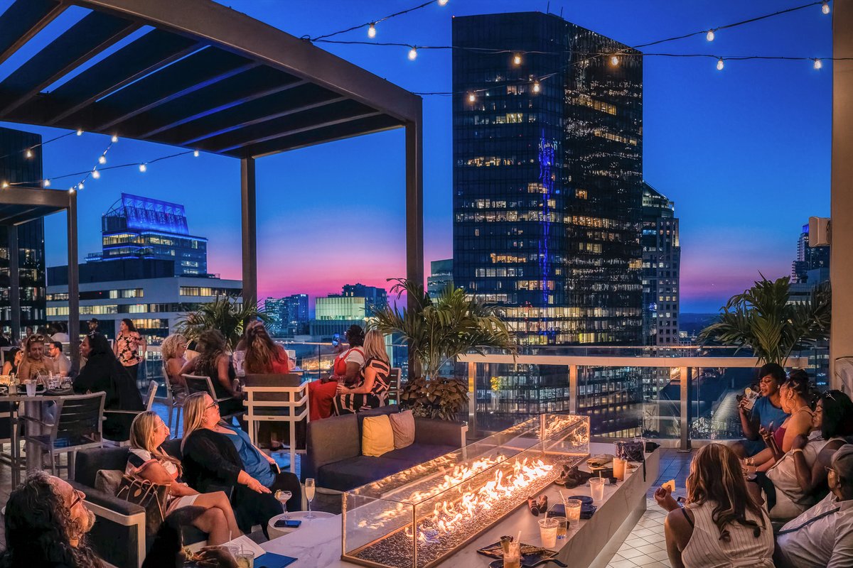 Nuvolé Rooftop TwentyTwo, a rooftop in Charlotte, USA — photo 1