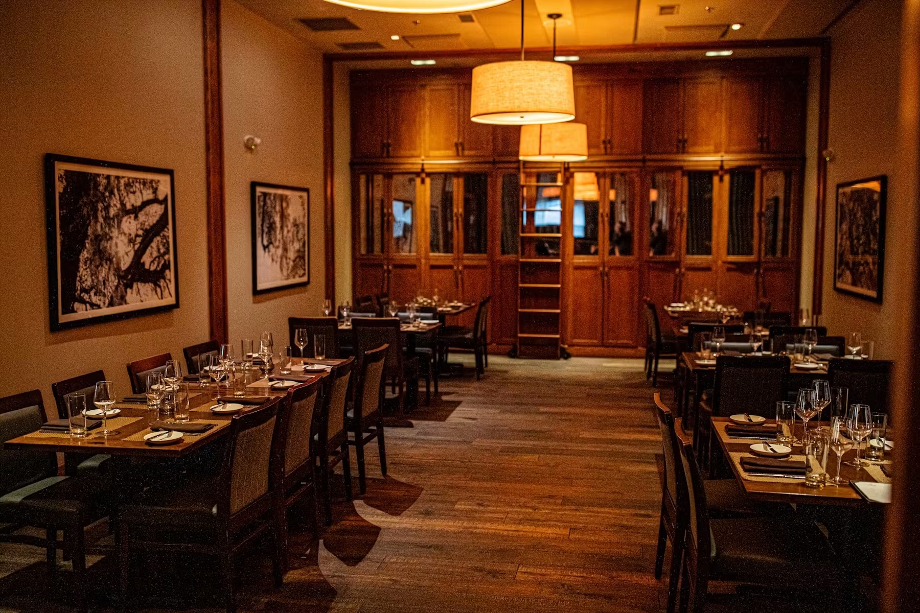 Oak Steakhouse, a restaurant in Charlotte, USA — photo 5