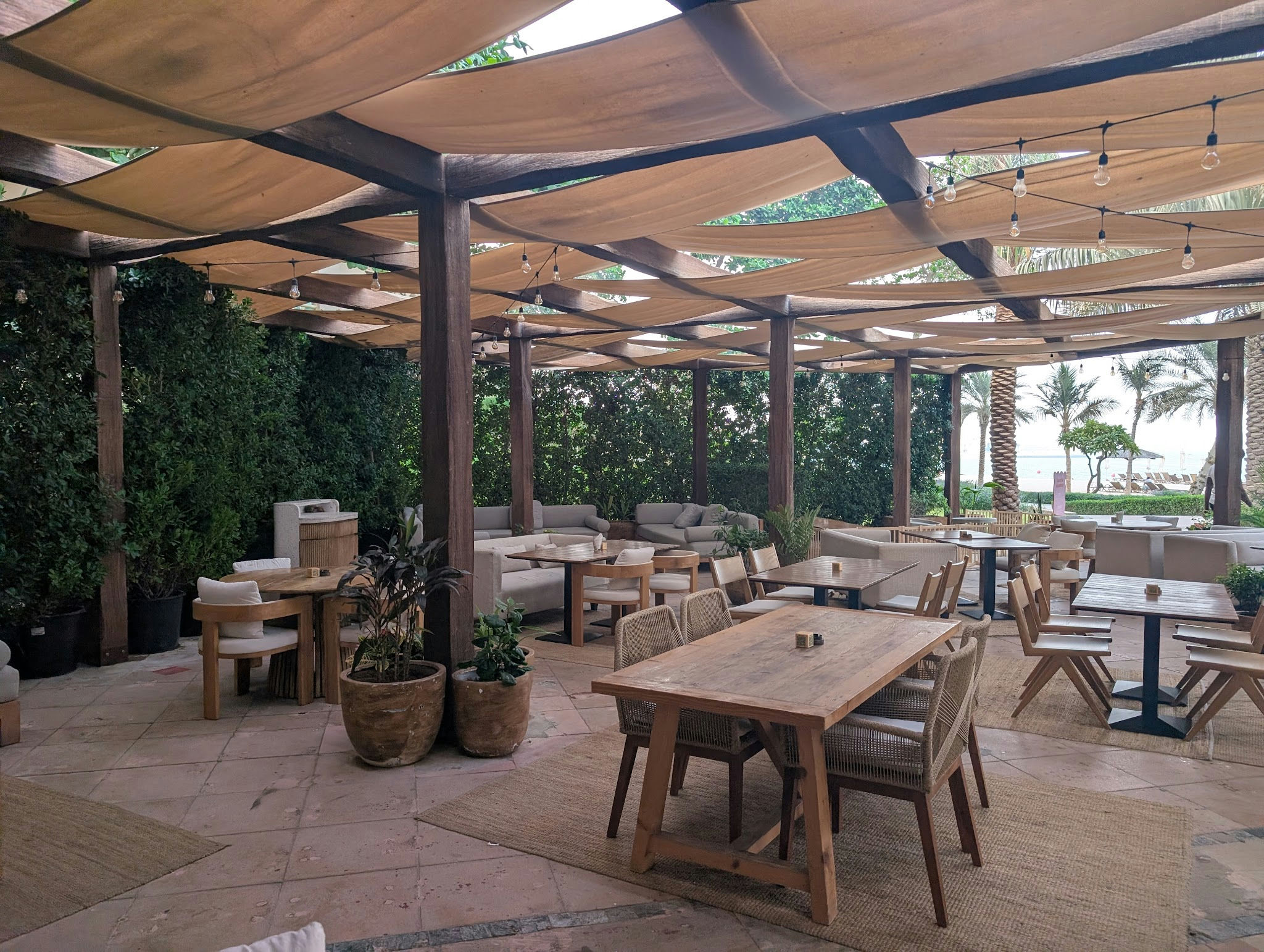Peaches & Cream, a restaurant in Dubai, UAE — photo 6